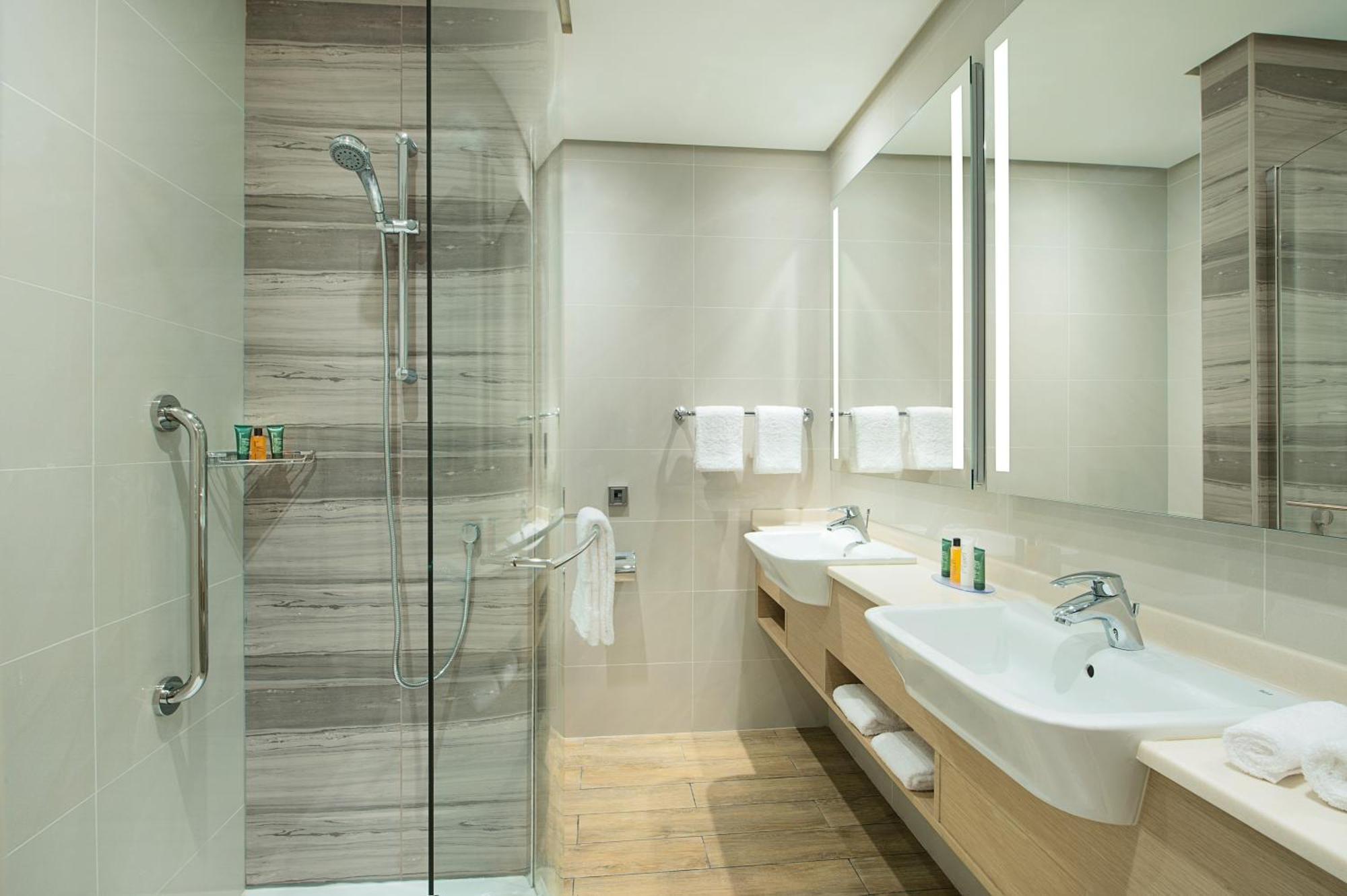 Hilton Garden Inn Al Khobar Exterior photo