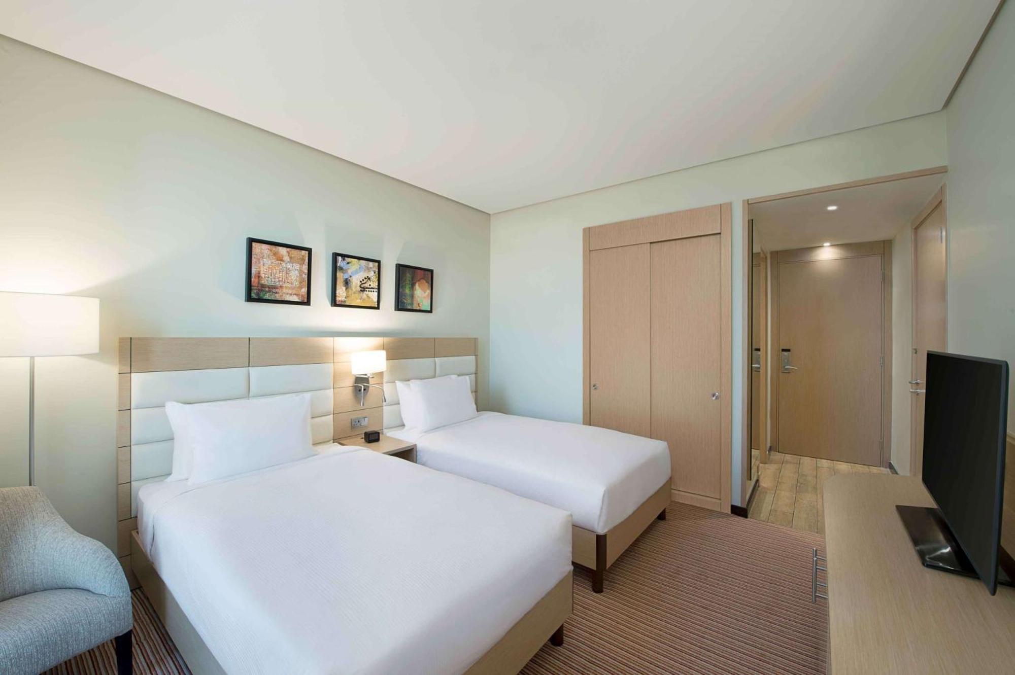 Hilton Garden Inn Al Khobar Exterior photo