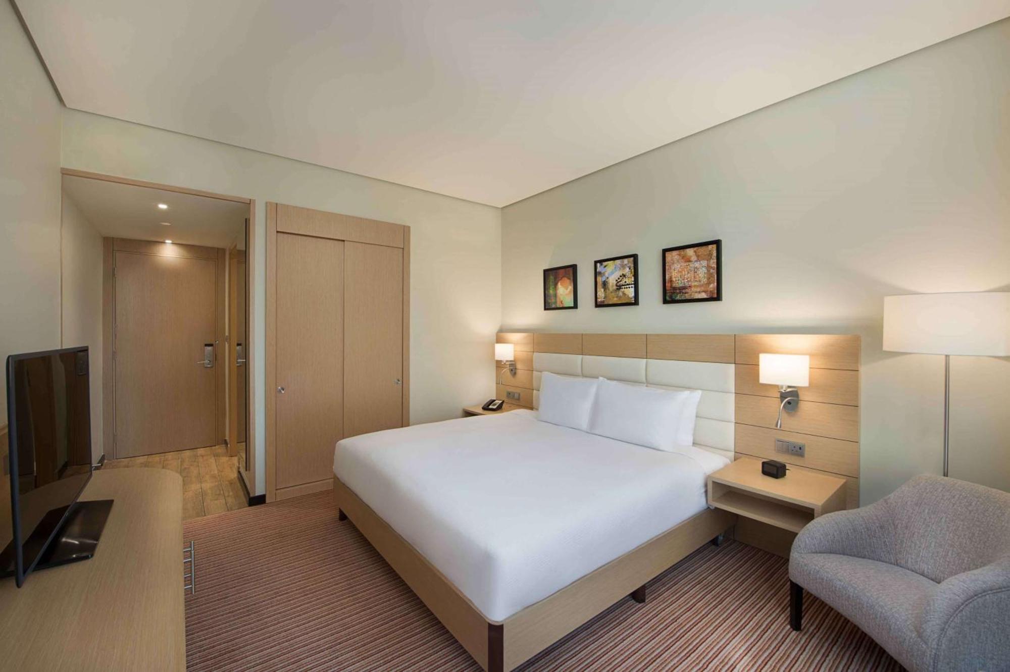 Hilton Garden Inn Al Khobar Exterior photo