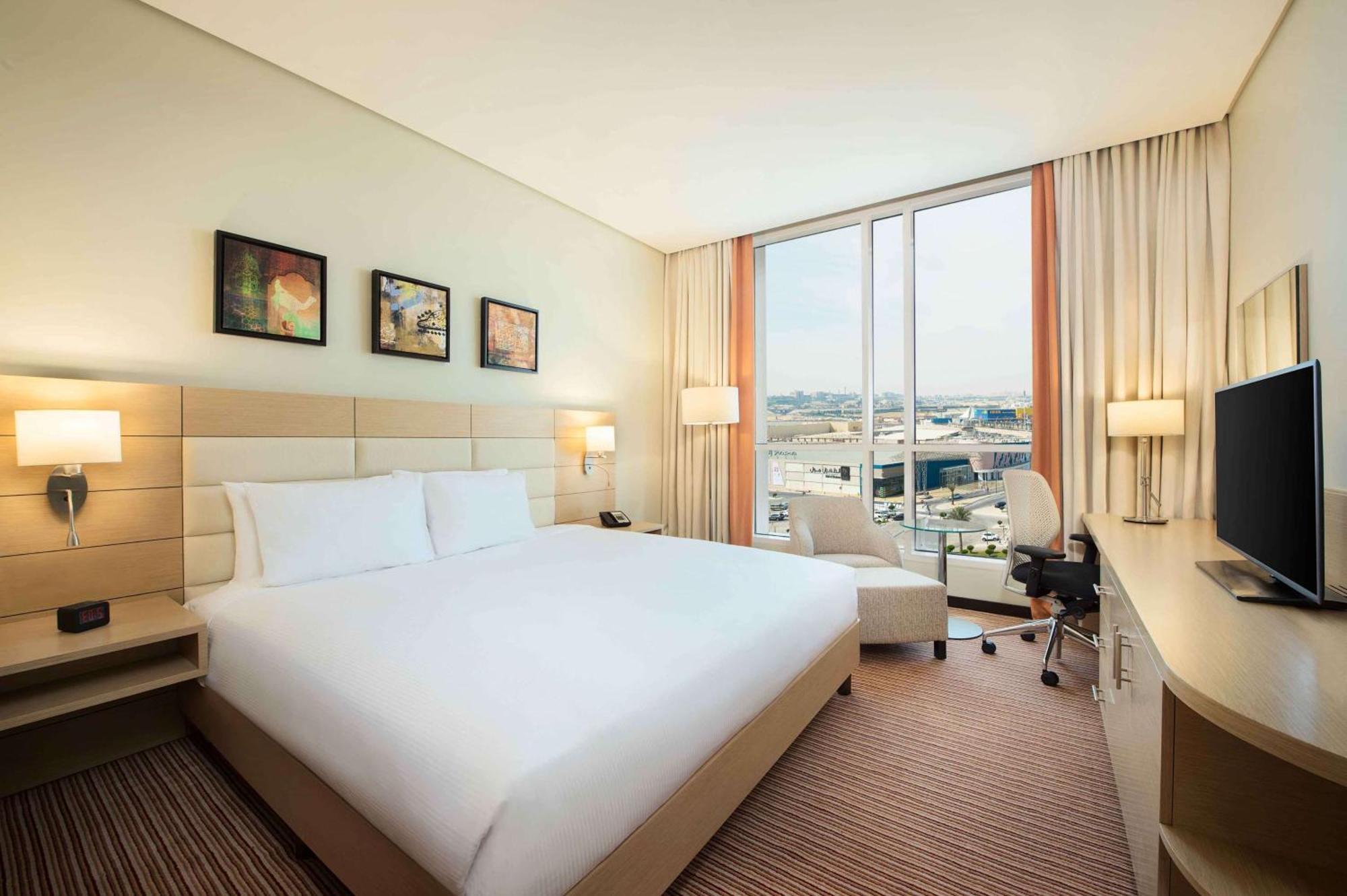 Hilton Garden Inn Al Khobar Exterior photo