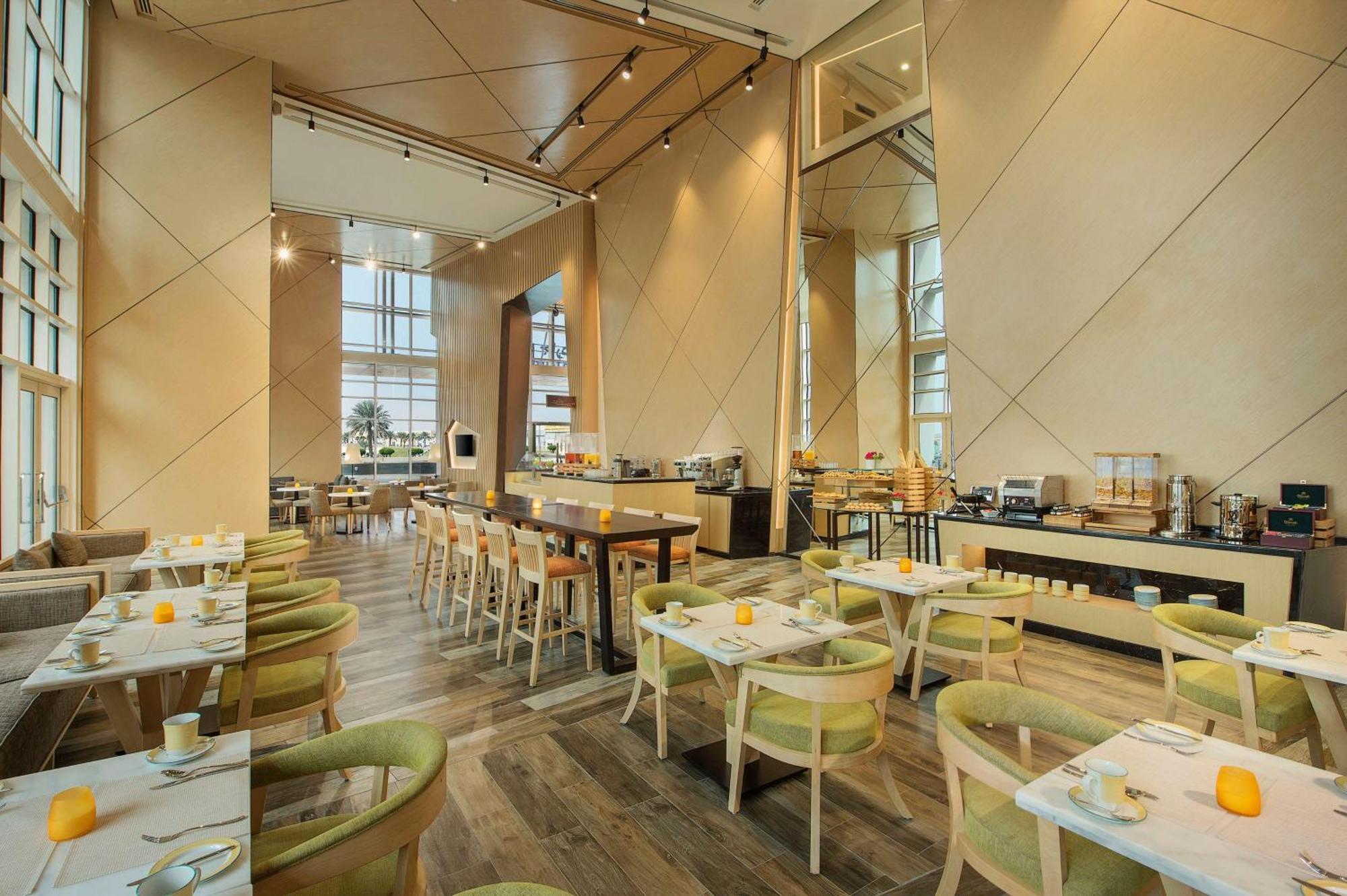 Hilton Garden Inn Al Khobar Exterior photo