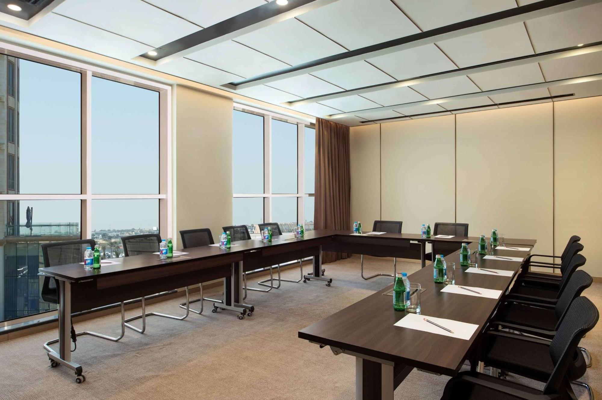 Hilton Garden Inn Al Khobar Exterior photo
